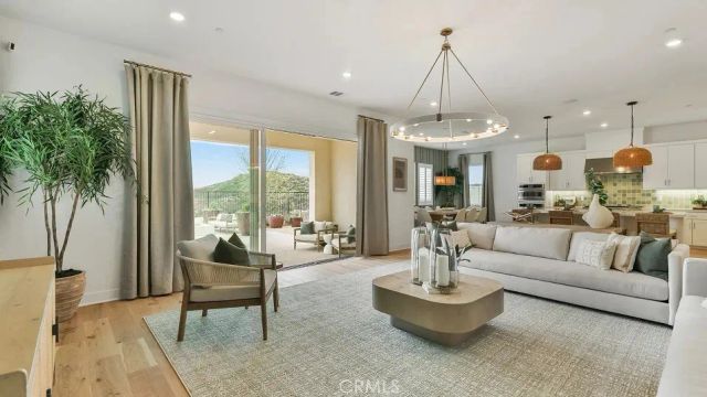 24358 Corte Parillada, Valencia, CA 91354