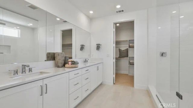 24358 Corte Parillada, Valencia, CA 91354