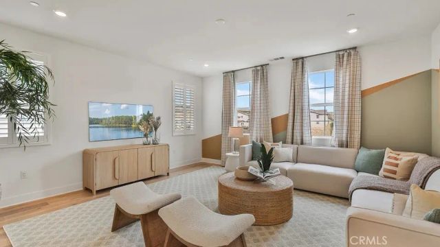 24358 Corte Parillada, Valencia, CA 91354