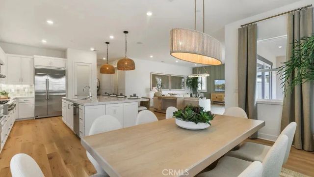 24358 Corte Parillada, Valencia, CA 91354