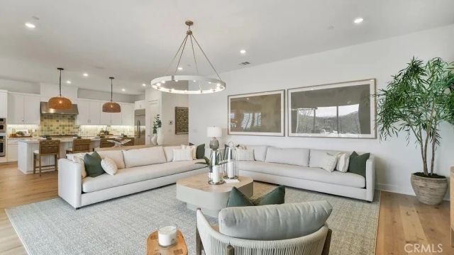 24358 Corte Parillada, Valencia, CA 91354