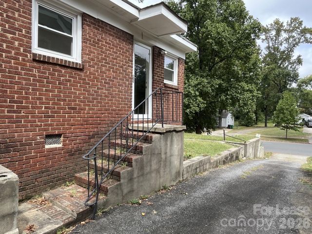 421 W Kingston Avenue, Charlotte, NC 28203