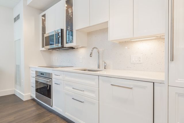 22 Liberty Dr 2L, Boston, MA 02210