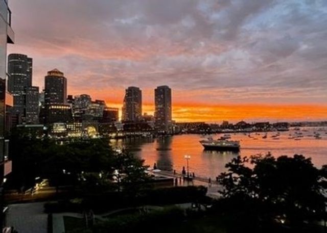 22 Liberty Dr 2L, Boston, MA 02210