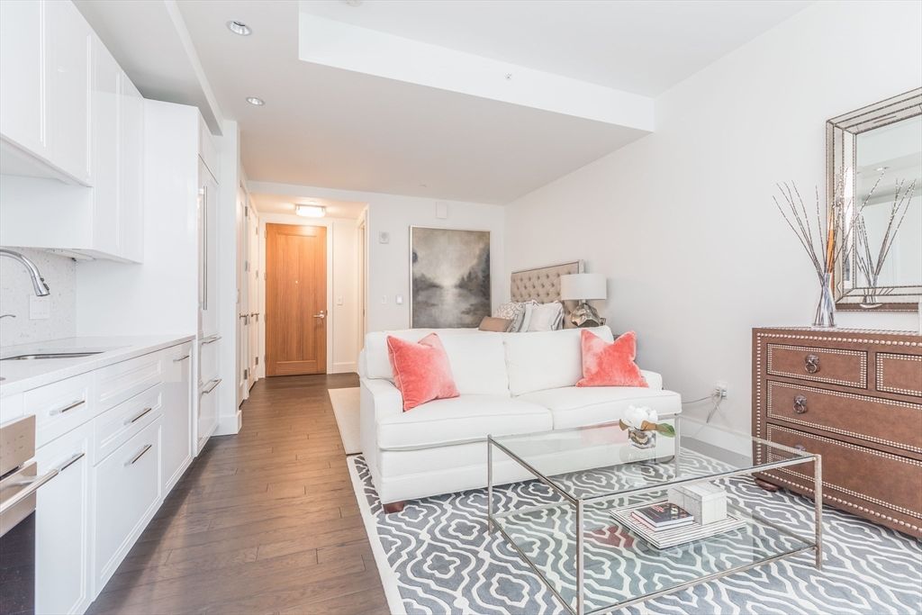 22 Liberty Dr 2L, Boston, MA 02210