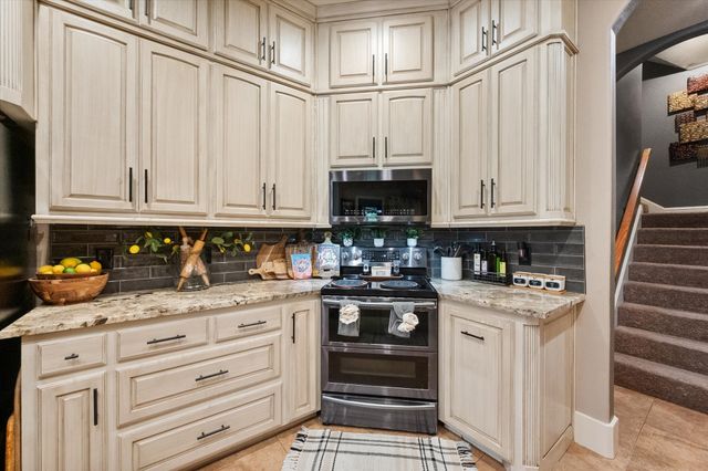 1103 Louise Lane, Ennis, TX 75119