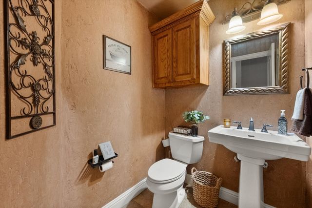 1103 Louise Lane, Ennis, TX 75119