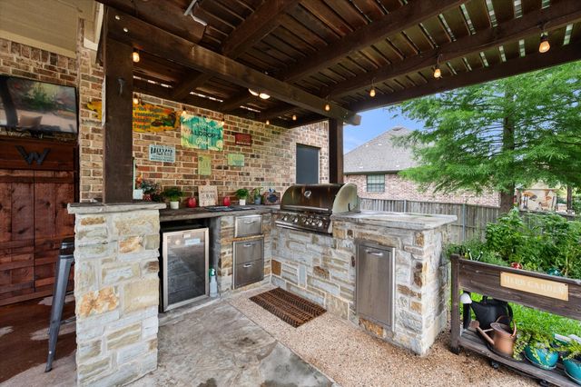 1103 Louise Lane, Ennis, TX 75119
