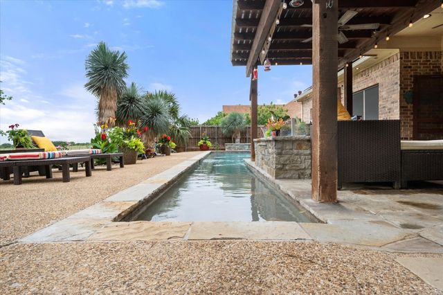 1103 Louise Lane, Ennis, TX 75119