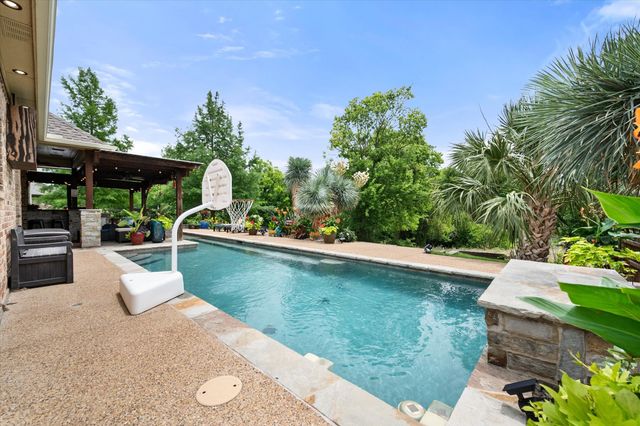 1103 Louise Lane, Ennis, TX 75119
