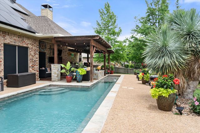 1103 Louise Lane, Ennis, TX 75119