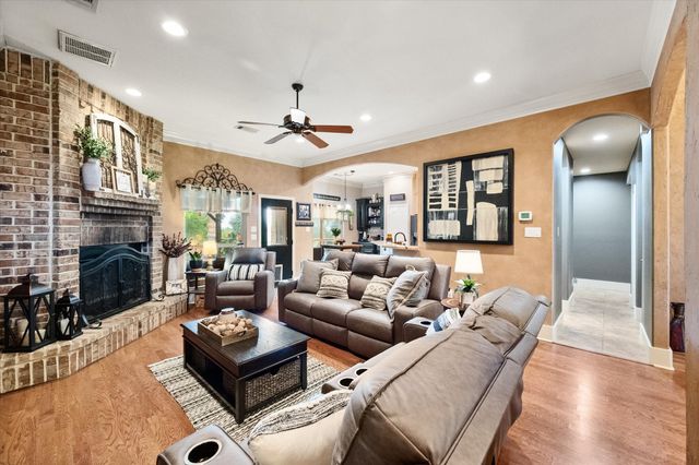 1103 Louise Lane, Ennis, TX 75119