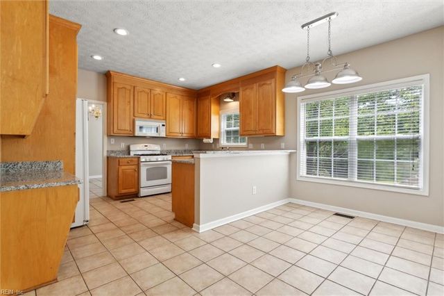 98 Pointers GLN, Newport News, VA 23606