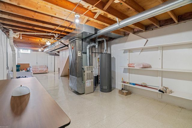 5441 Stanford Court, Warren, MI 48092