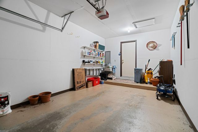 5441 Stanford Court, Warren, MI 48092