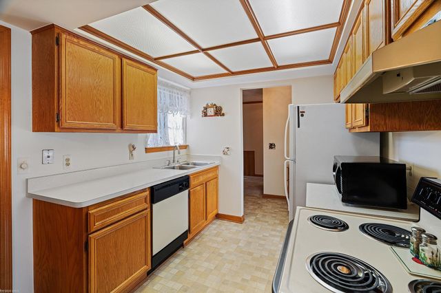 5441 Stanford Court, Warren, MI 48092