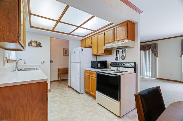 5441 Stanford Court, Warren, MI 48092