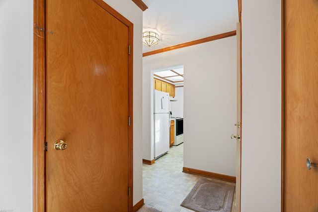 5441 Stanford Court, Warren, MI 48092