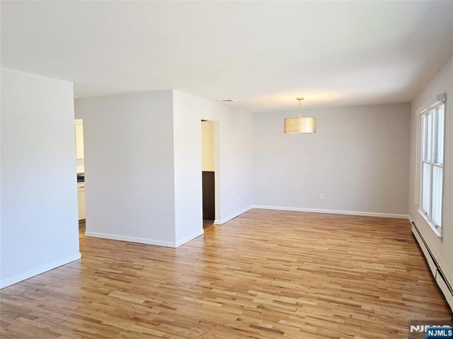 71 Wyandotte Avenue, Dumont, NJ 07628