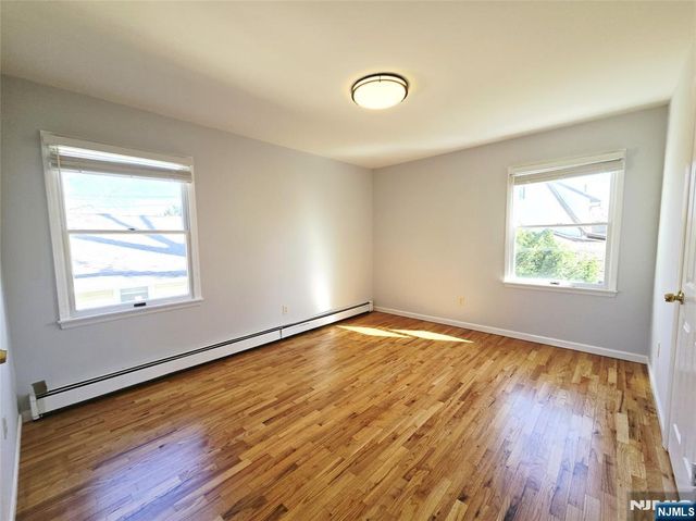 71 Wyandotte Avenue, Dumont, NJ 07628