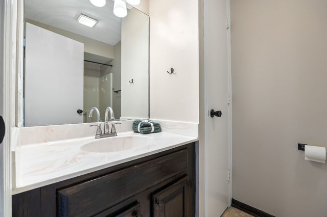 736 SE Richland Court, Ankeny, IA 50021