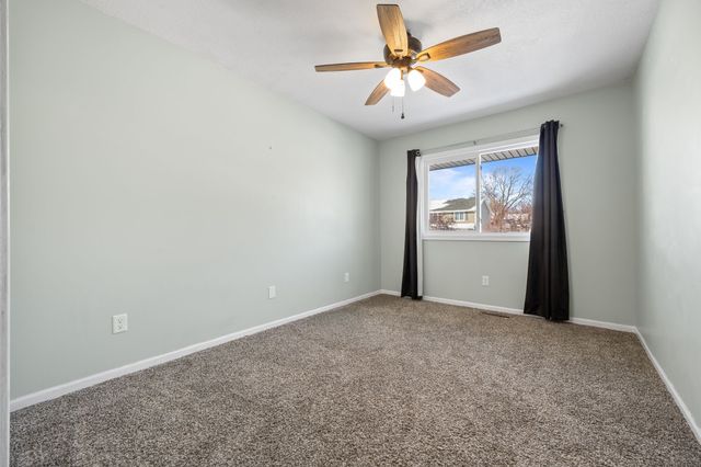 736 SE Richland Court, Ankeny, IA 50021