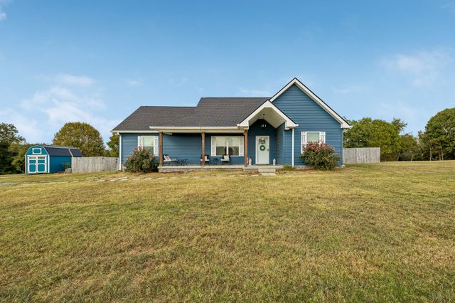 122 Hunters Ln, Westmoreland, TN 37186