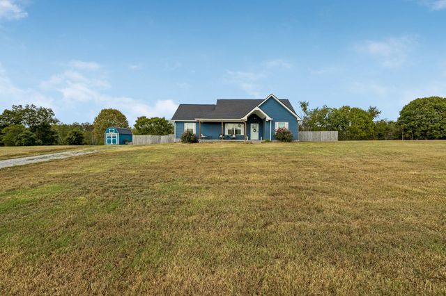 122 Hunters Ln, Westmoreland, TN 37186