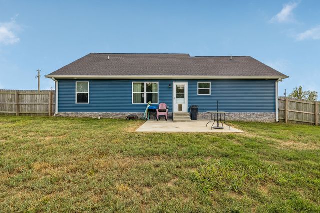 122 Hunters Ln, Westmoreland, TN 37186