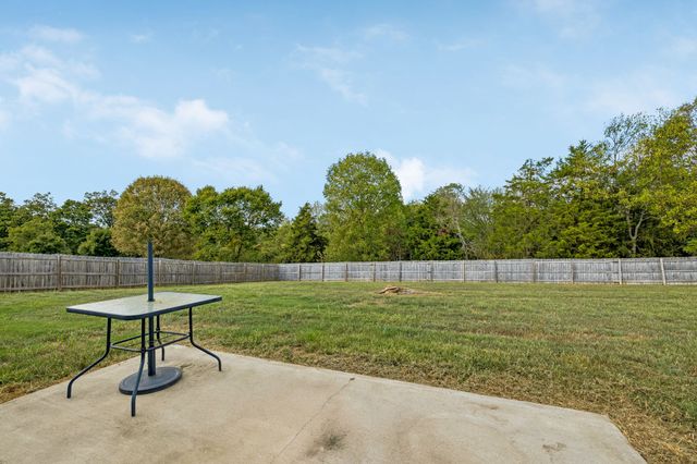122 Hunters Ln, Westmoreland, TN 37186