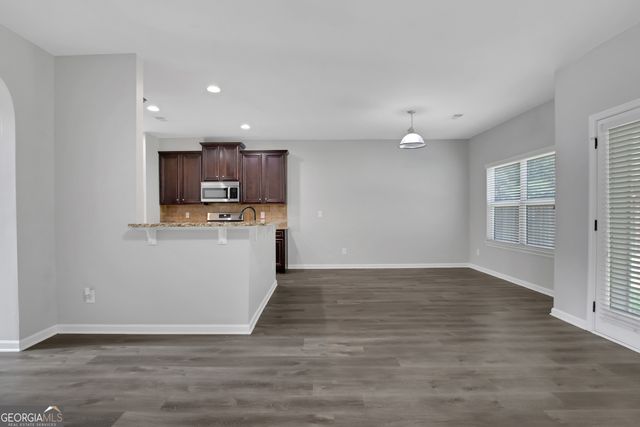 6740 Oak Hill Place, Fairburn, GA 30213