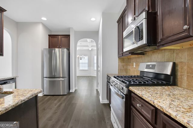 6740 Oak Hill Place, Fairburn, GA 30213