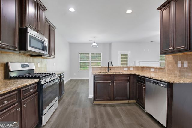 6740 Oak Hill Place, Fairburn, GA 30213