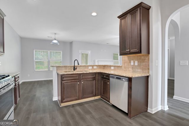 6740 Oak Hill Place, Fairburn, GA 30213
