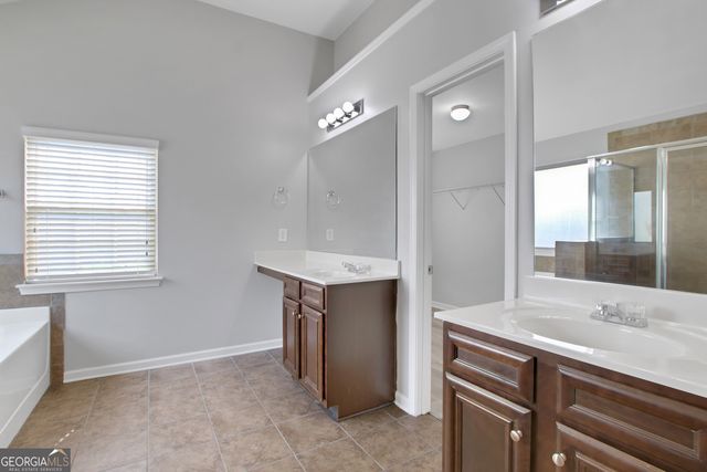 6740 Oak Hill Place, Fairburn, GA 30213