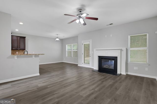 6740 Oak Hill Place, Fairburn, GA 30213