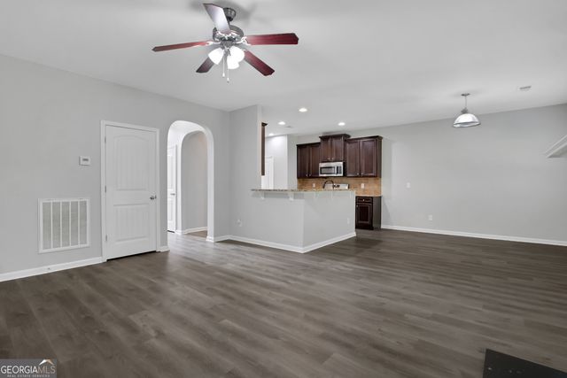 6740 Oak Hill Place, Fairburn, GA 30213