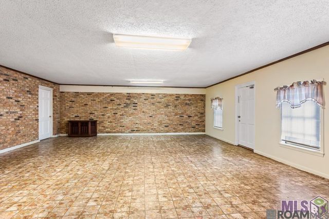 24305 Engolio St, Plaquemine, LA 70764