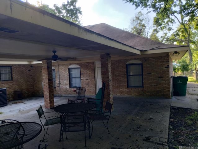 24305 Engolio St, Plaquemine, LA 70764
