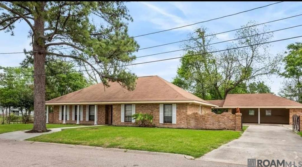 24305 Engolio St, Plaquemine, LA 70764