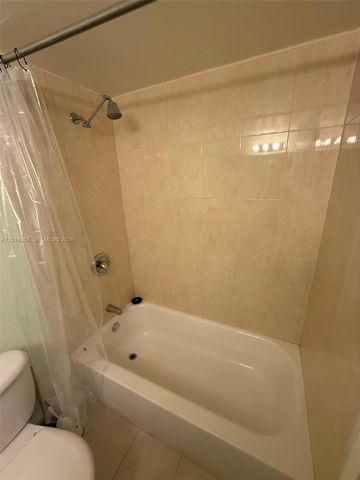 2020 NE 135th Street 503, North Miami, FL 33181
