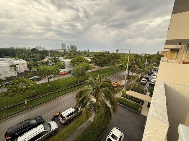 2020 NE 135th Street 503, North Miami, FL 33181