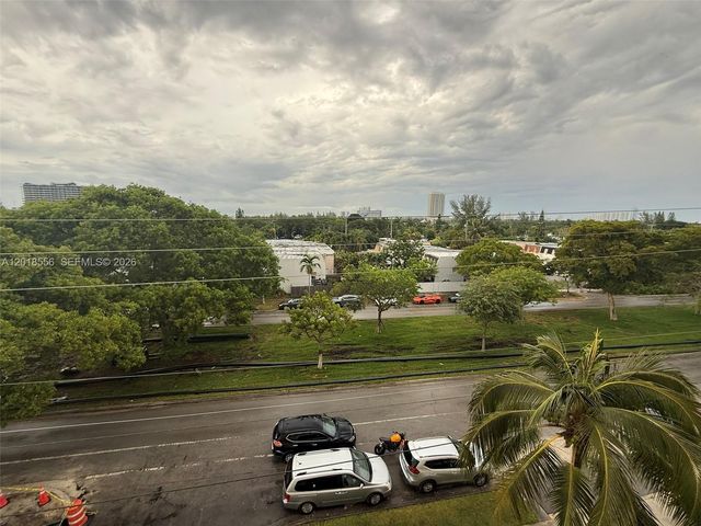 2020 NE 135th Street 503, North Miami, FL 33181