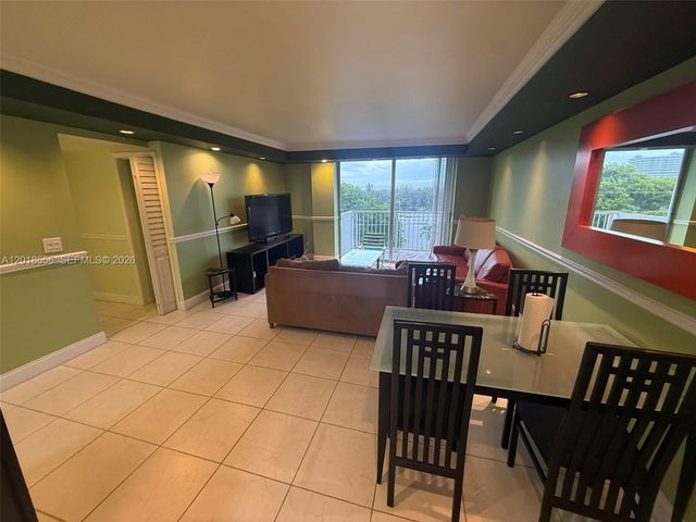 2020 NE 135th Street 503, North Miami, FL 33181