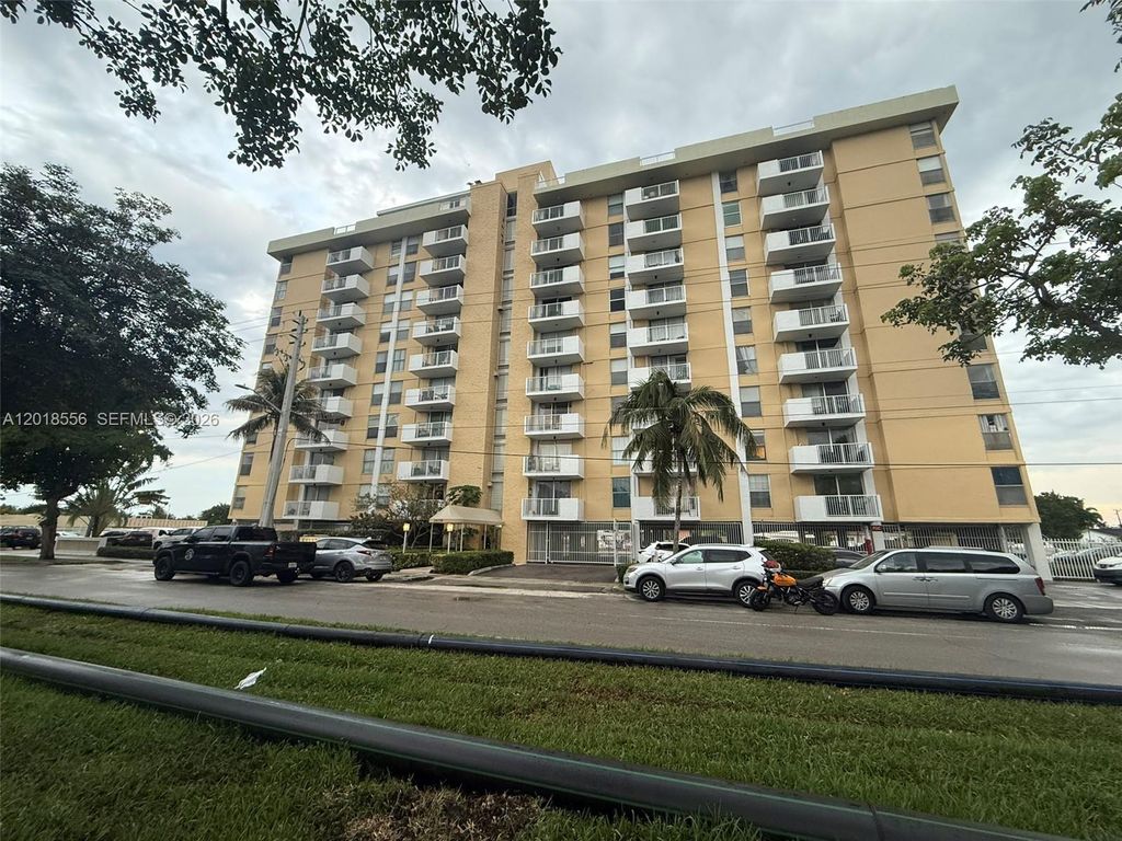 2020 NE 135th Street 503, North Miami, FL 33181