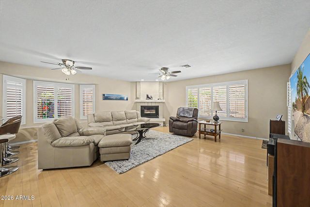 9146 W ORAIBI Drive, Peoria, AZ 85382