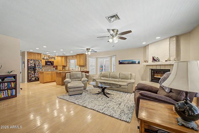 9146 W ORAIBI Drive, Peoria, AZ 85382