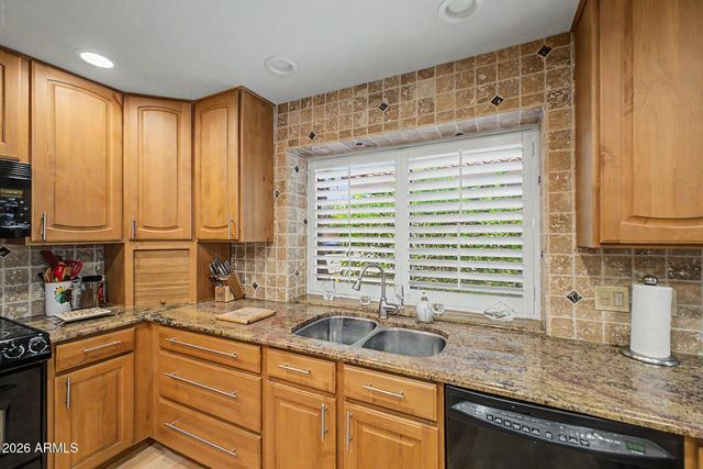 9146 W ORAIBI Drive, Peoria, AZ 85382