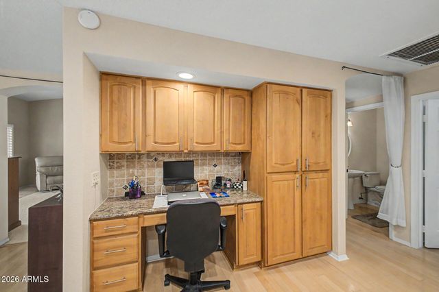 9146 W ORAIBI Drive, Peoria, AZ 85382