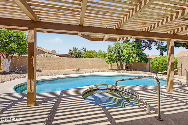 9146 W ORAIBI Drive, Peoria, AZ 85382